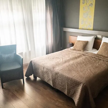 Posthoorn Bed & Breakfast 2*