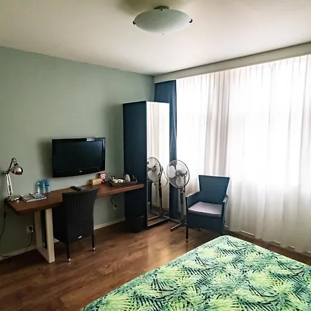 Posthoorn Bed & Breakfast 2*